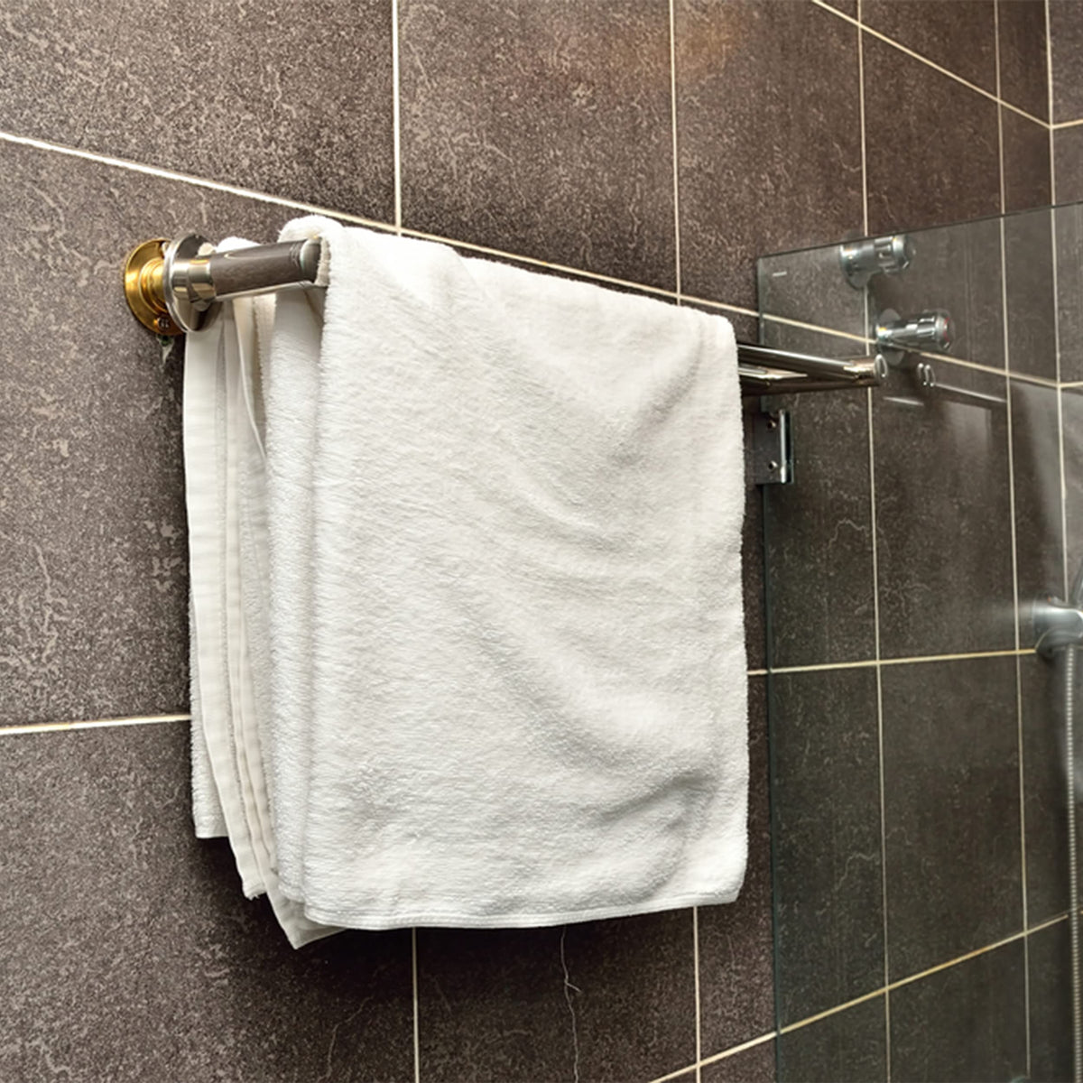 GOLD TEXTILES Bulk Bath Towels White 12 Pack (22x44 Inches) Economy Light Weight Easycare